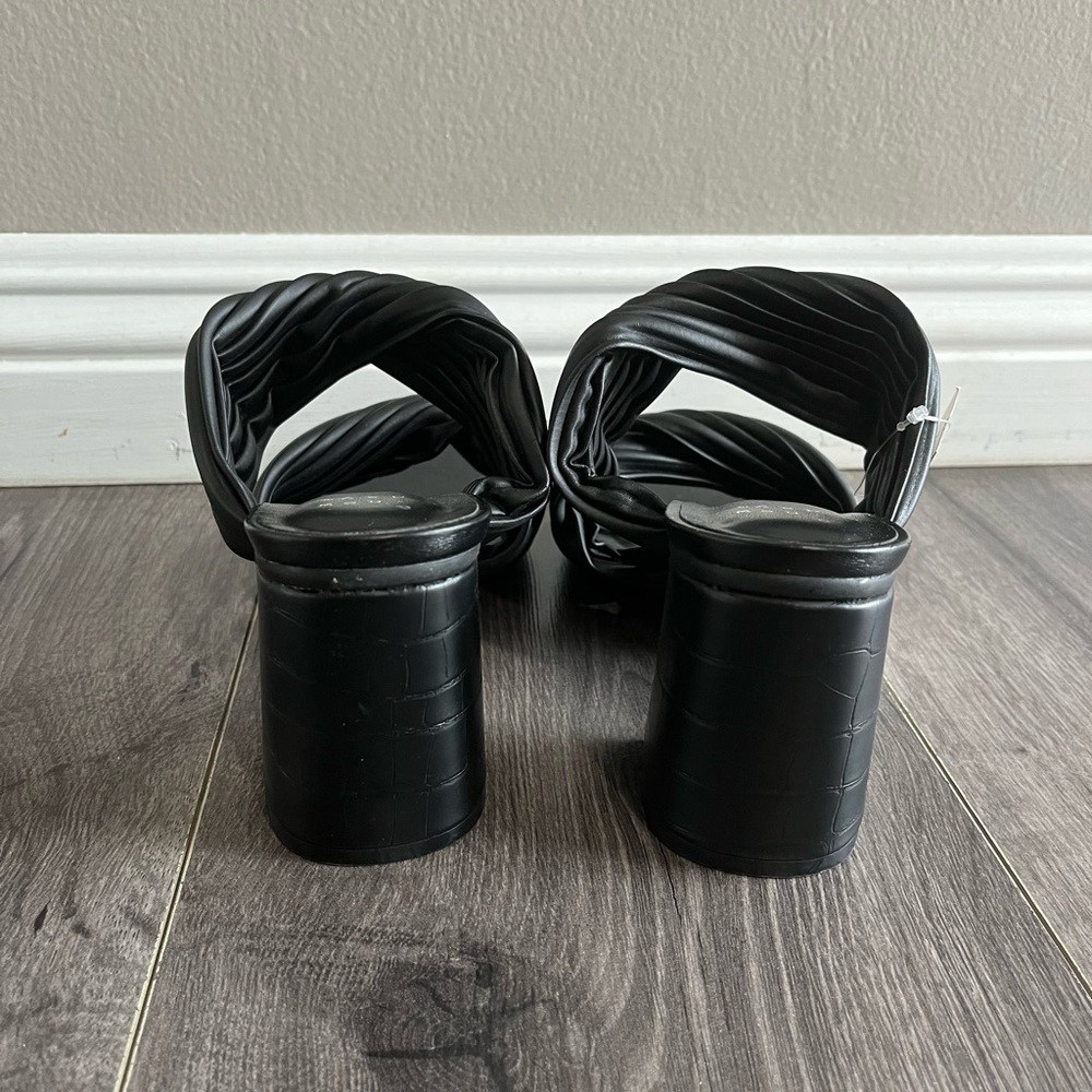 a new day Black Twisted Strap Heeled Sandals - Picture 5 of 6